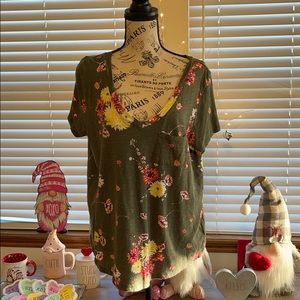Great torrid tee size 1